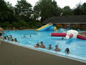 spielnachmittag und fackelschwimmen2013 2 20130910 1038741469