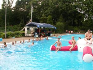 spielnachmittag und fackelschwimmen2013 5 20130910 1326403512